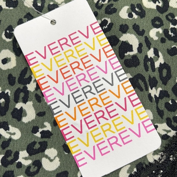 Evereve Sanctuary NWT Green Abstract Leopard Print Lace Trim Cami Size Medium - Picture 10 of 12